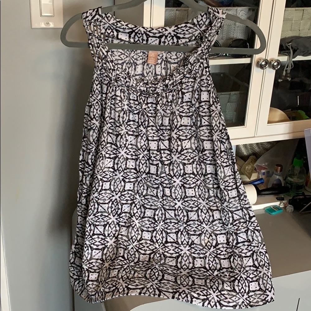 Womans Medium White Stag Sleeveless Top